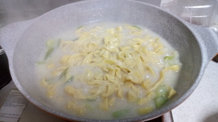 칼국수먹는날 이미지