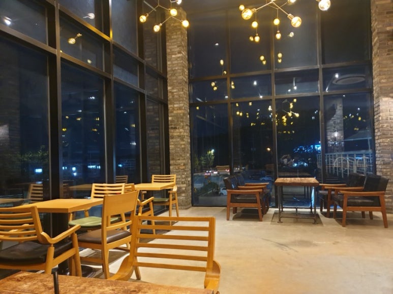 카페 로히 이미지