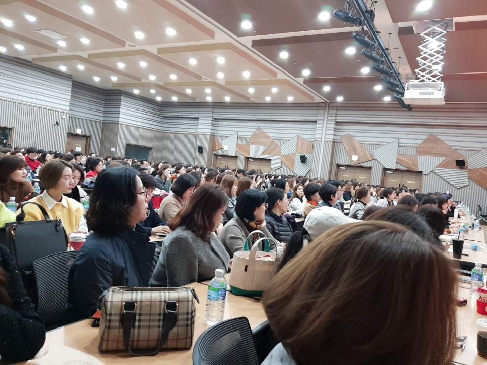 인셀덤 아카데미 이미지