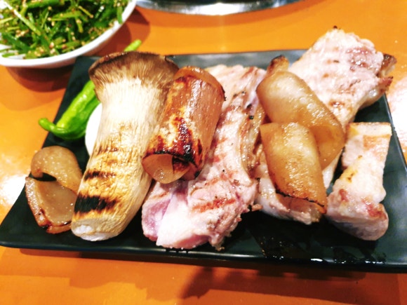 강변흑돼지 이미지