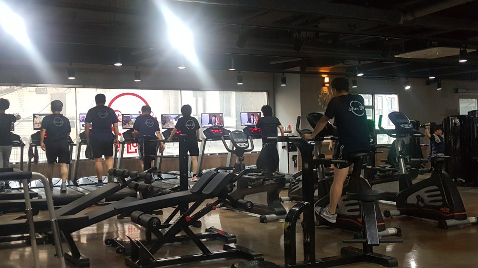 밤새헬스장 이미지