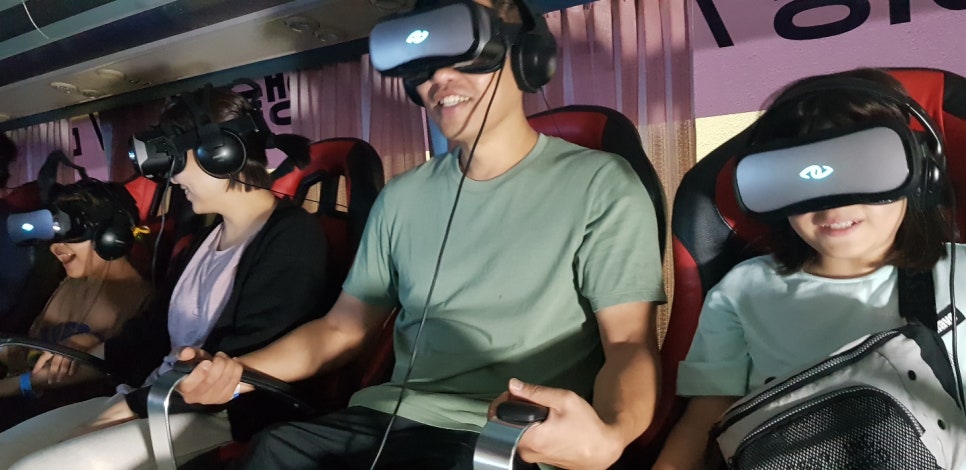 이동형 가상현실(VR)체험 버스 이미지