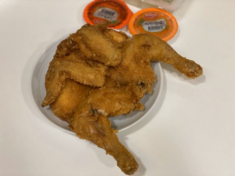 하림생닭통닭 이미지
