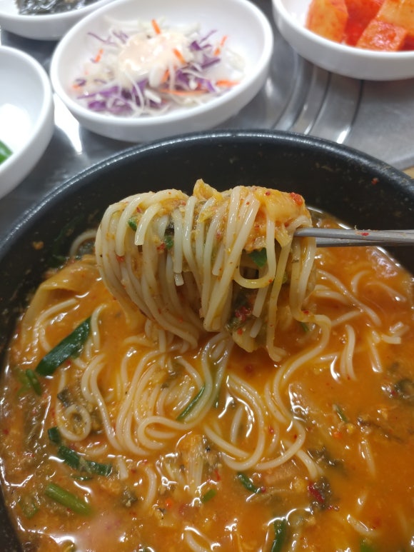 강변민물매운탕 이미지