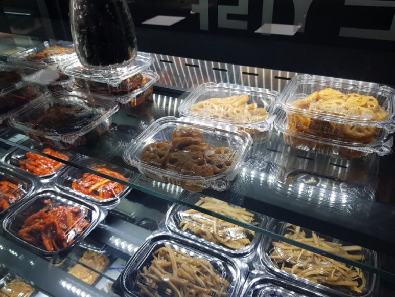 더담은 반찬 이미지