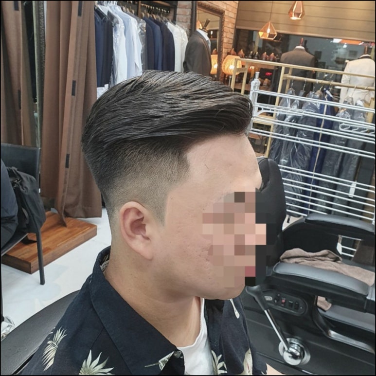 레드폴바버샵 이미지