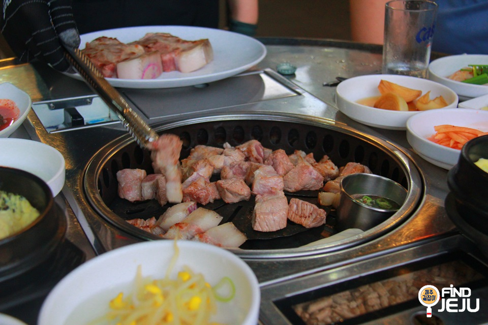 돈사촌 이미지