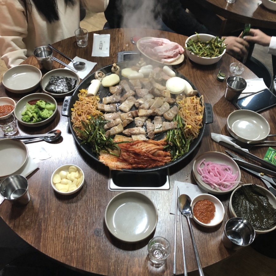 정원복돼지 이미지