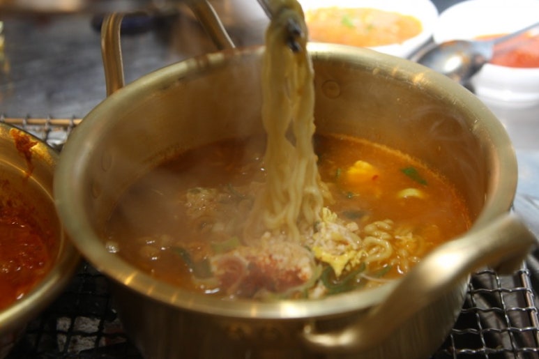 꼼지락숯불꼼장어 이미지