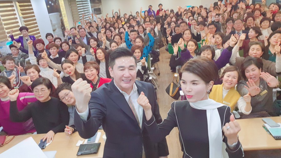 인셀덤미소 이미지