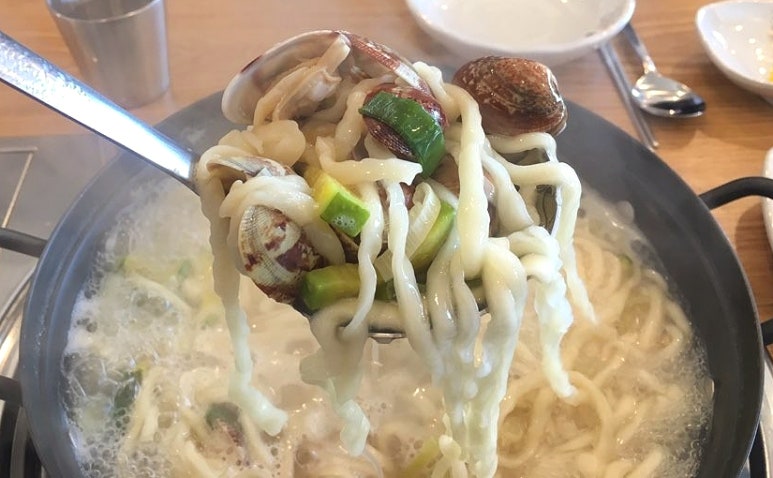 장모님칼국수.김치 이미지