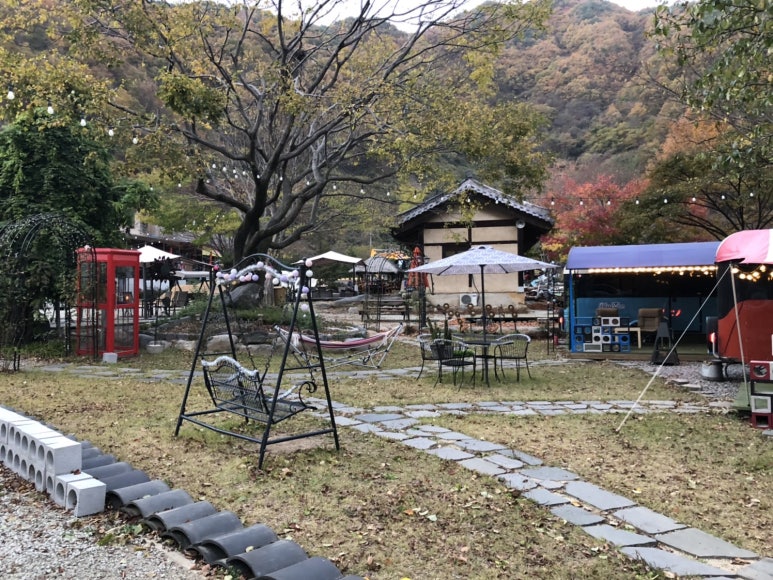 지리산 벚꽃 카라반 캠핑장 이미지