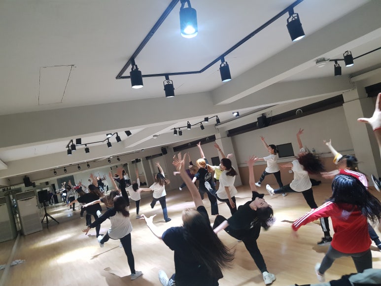 밸런스댄스 이미지