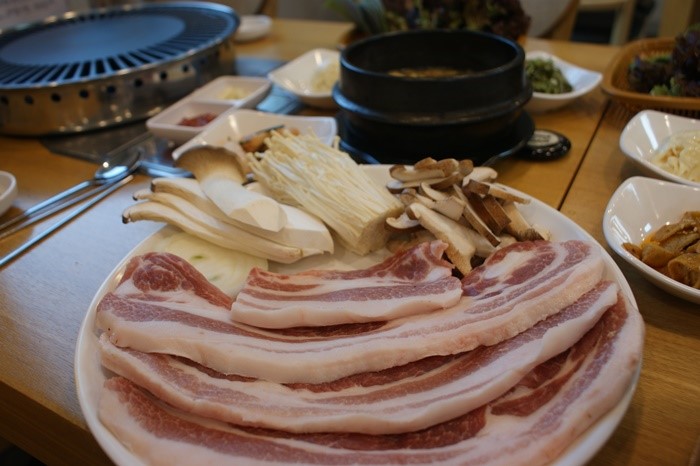 돼지와오리마을 이미지