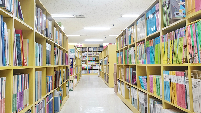 와우서점 이미지