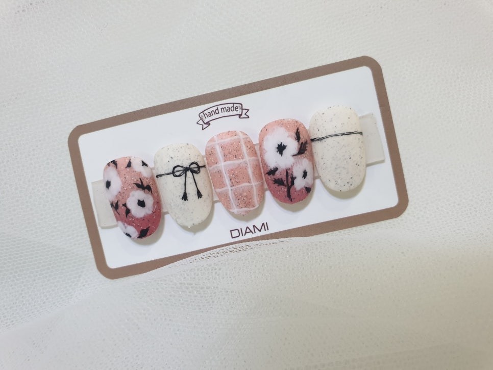 예쁜머리그림손톱 이미지
