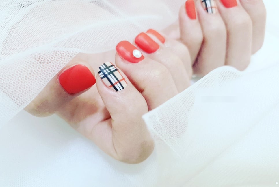 예쁜머리그림손톱 이미지