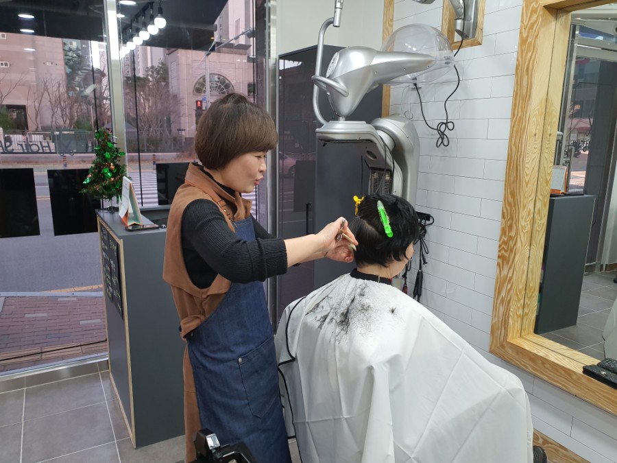 빨강머리헤어샵 이미지