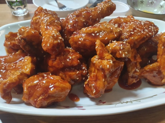 1004치킨 이미지