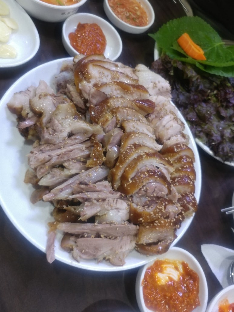 김가네 장군 왕족발 이미지