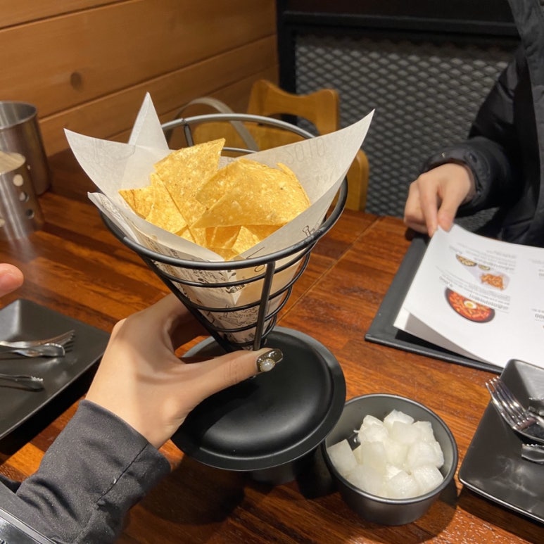 교촌치킨 명일1호 이미지