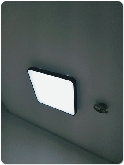 윤전기조명 이미지