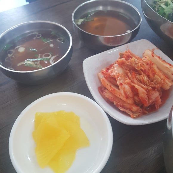 실타는곰 이미지