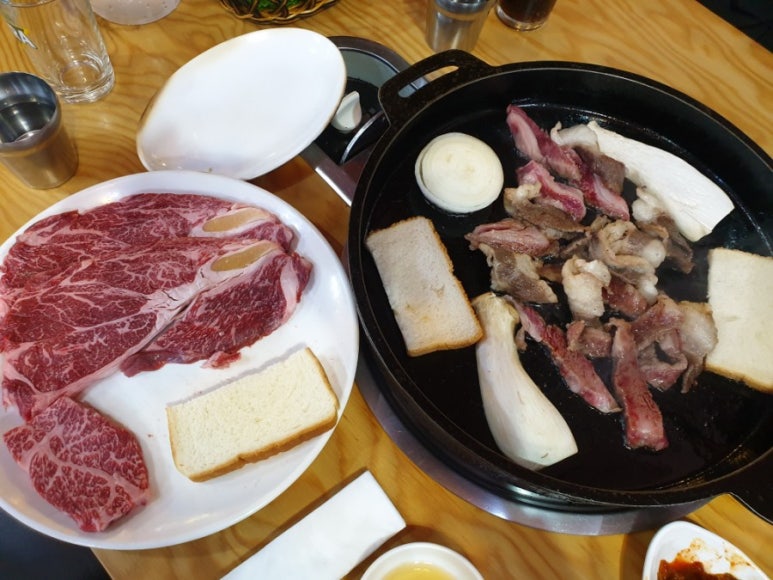 황소야돼지야 이미지