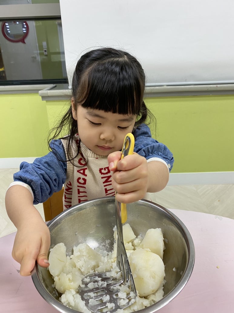 스쿨얌얌 이미지