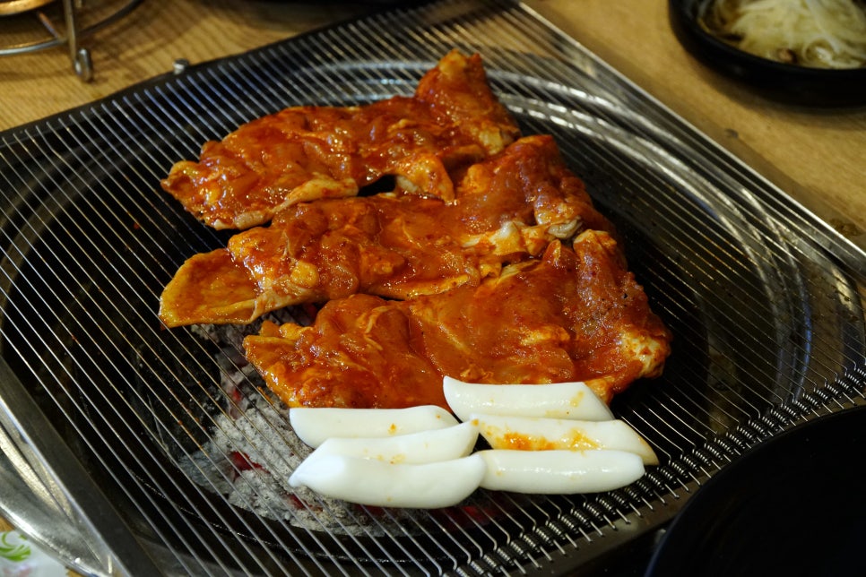 닭이닭 이미지