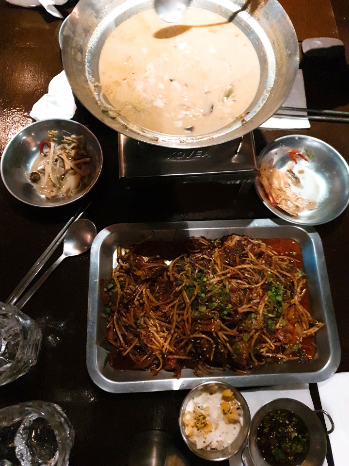 이층싸롱 이미지