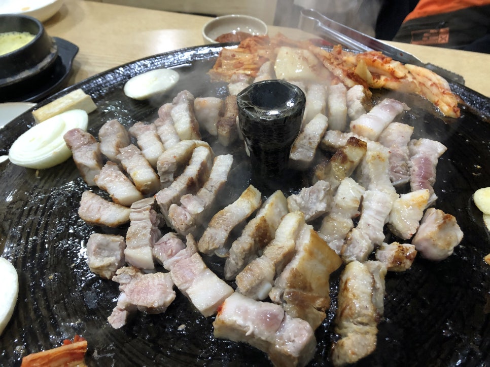싹쓰리솥뚜껑삼겹살 이미지