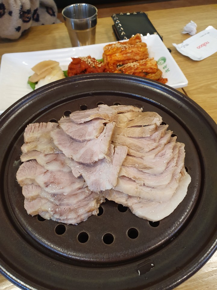 놀부보쌈앤부대찌개 이미지