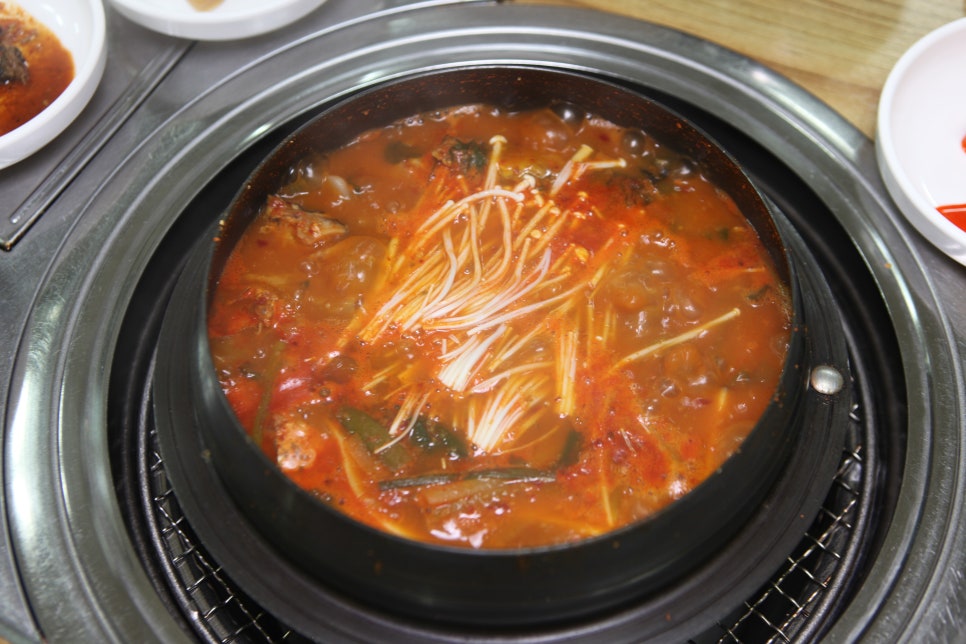 강변매운탕 이미지