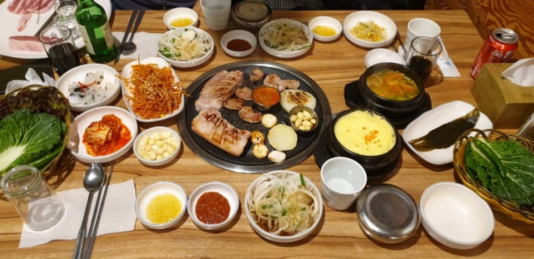 꿀돼지한상 이미지