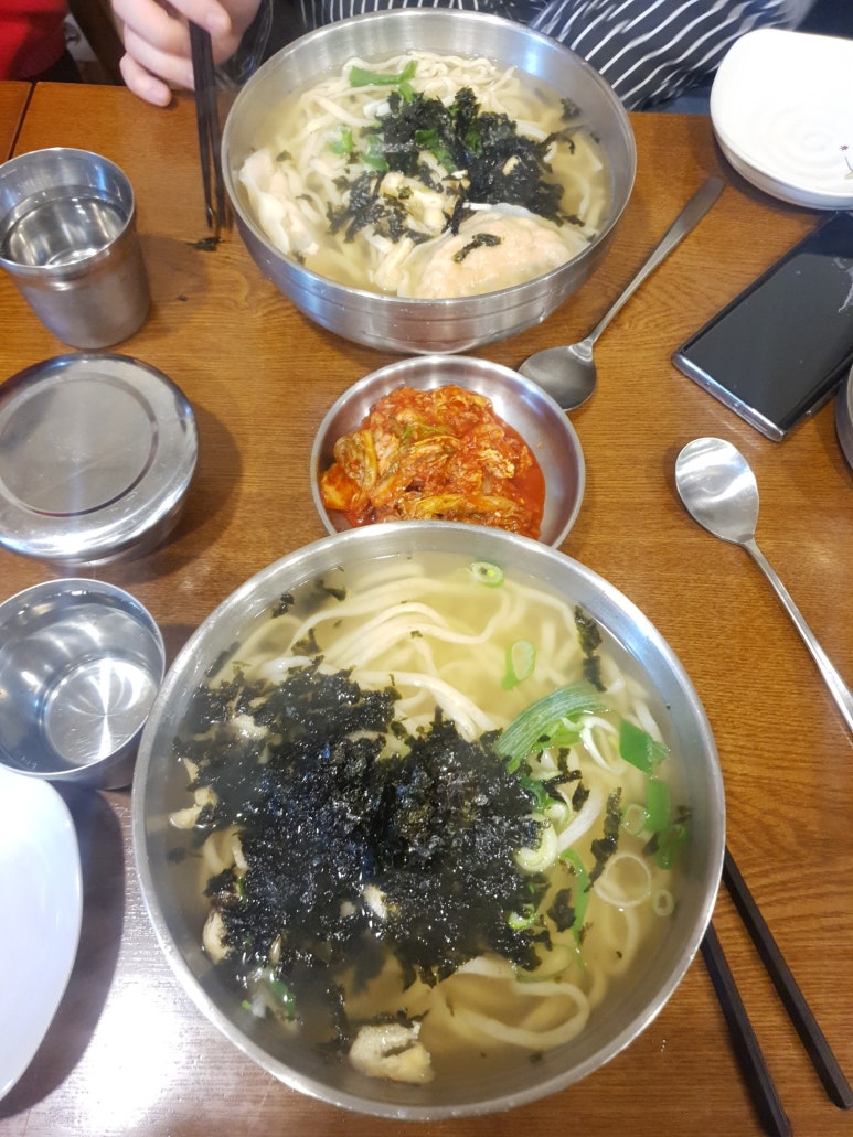 후루룩손칼국수 이미지