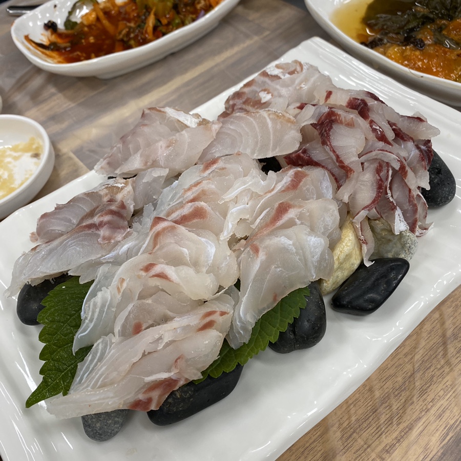 돌섬어부 이미지