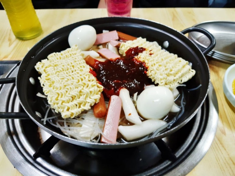 신당동 옛날떡볶이 식당 이미지