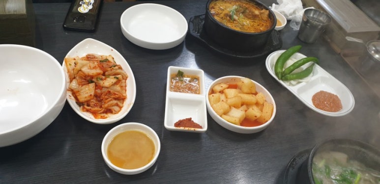 얼큰이 순대국 감자탕 이미지