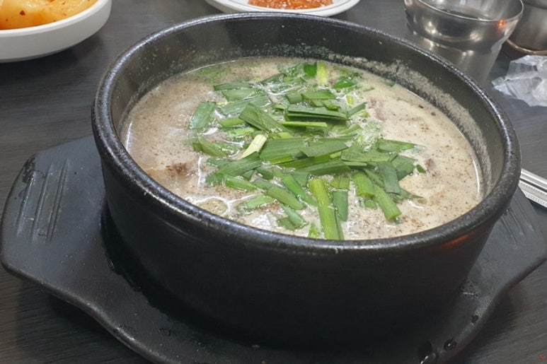 얼큰이 순대국 감자탕 이미지