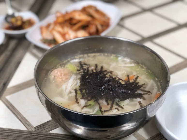 행복실비칼국수 이미지
