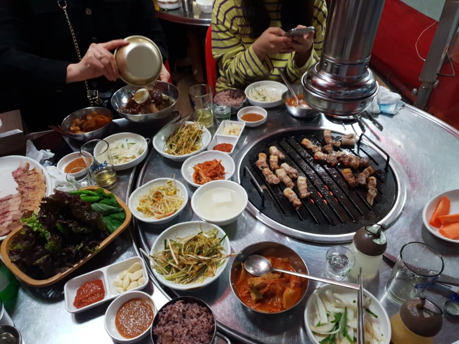 통돼지주먹고기김치두루치기 이미지