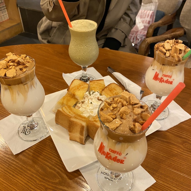 모카도르메니아 이미지