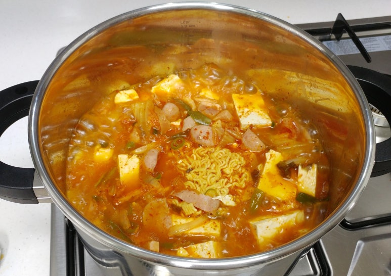 황금부대찌개 이미지