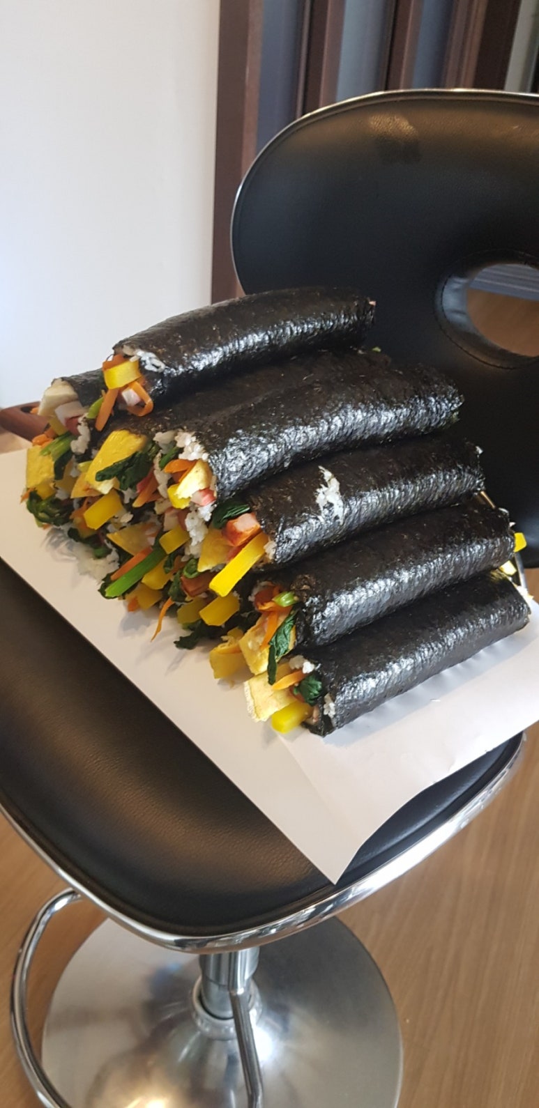 둘둘말은김밥 이미지