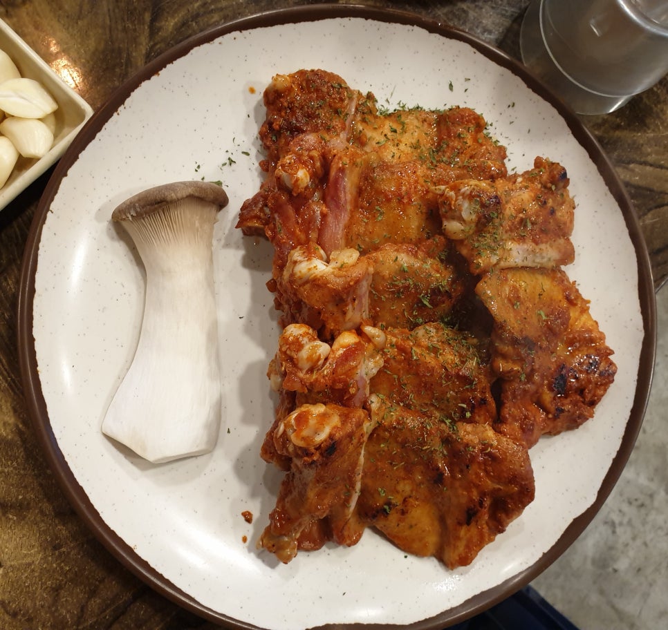 신고집숯불닭갈비 이미지