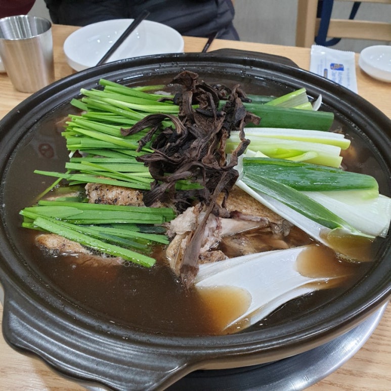 참일능이백숙 이미지