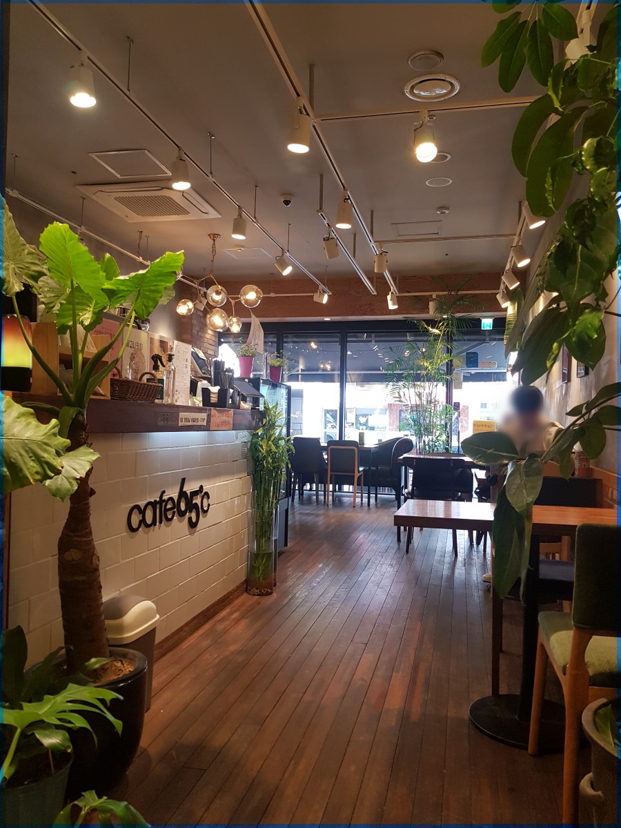 카페65도씨 이미지