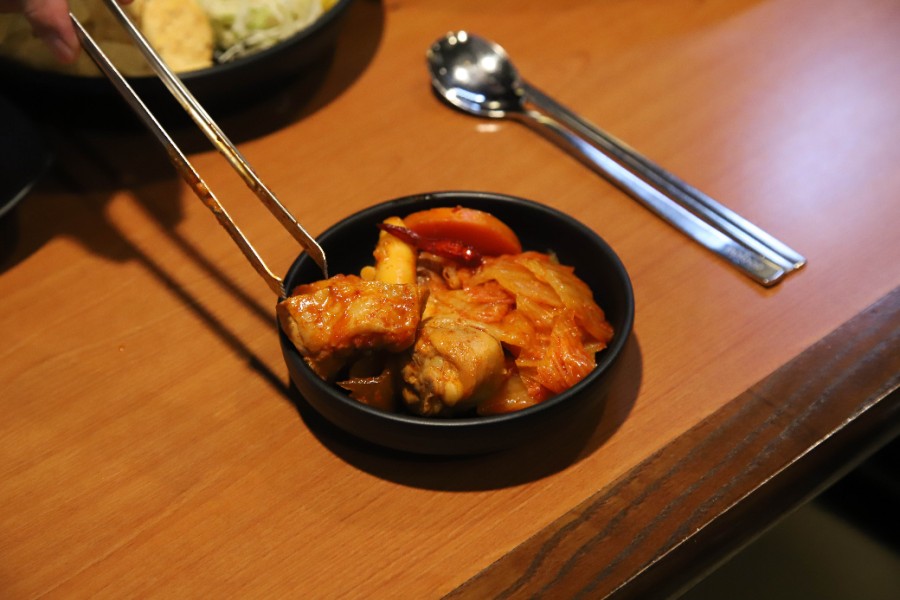 지지고조리고찜닭 이미지