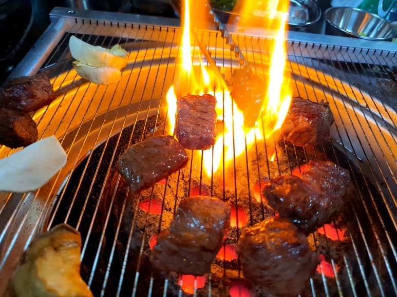 깍뚝연탄구이 이미지